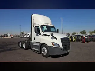 2020 Freightliner Cascadia 126