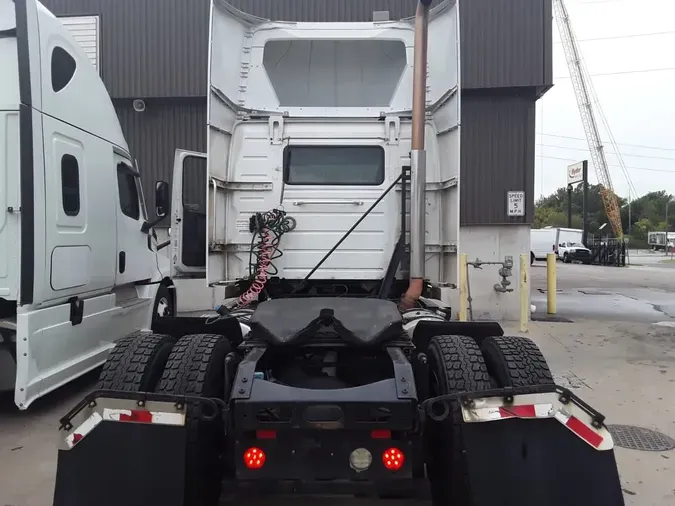 2019 VOLVO VNR42T 300