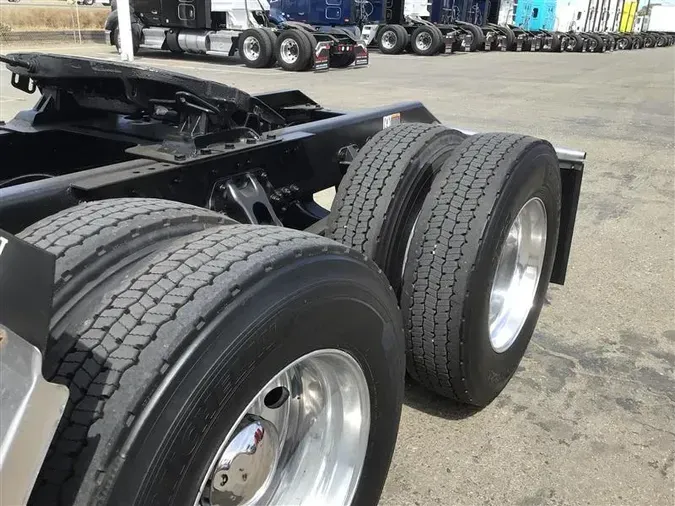 2022 KENWORTH T68017568ad3847794c93141ef2e40ab377a