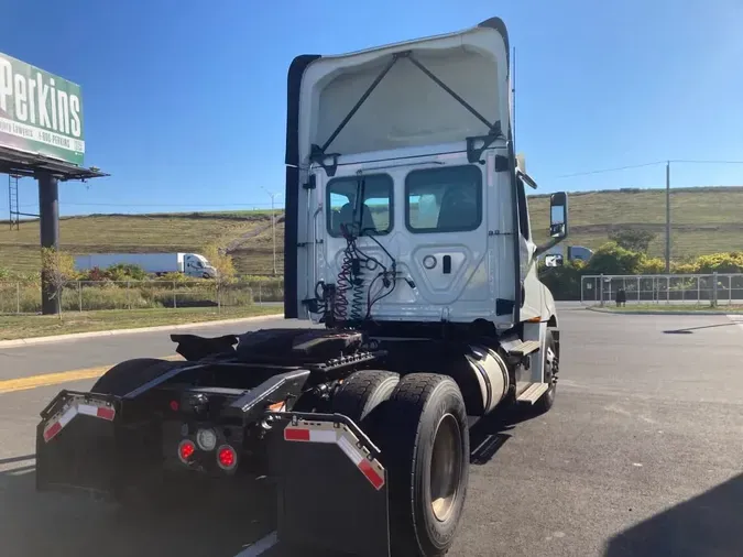 2019 FREIGHTLINER/MERCEDES NEW CASCADIA 126