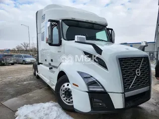 2022 VOLVO VNL64T760