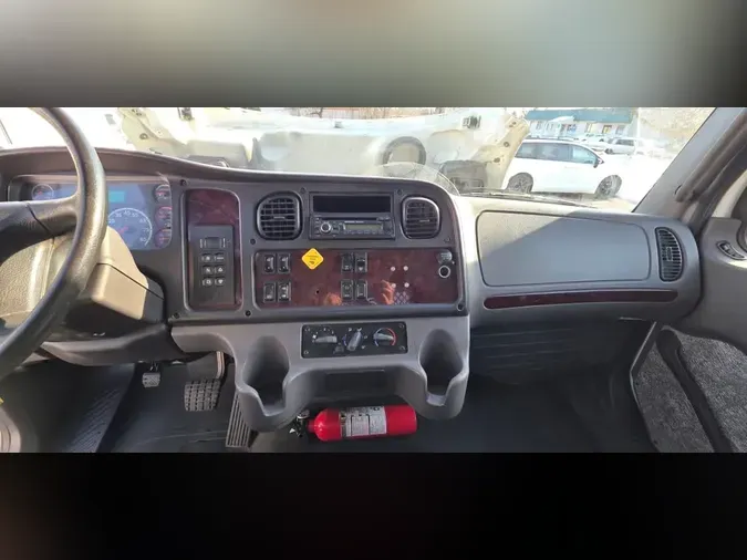 2017 FREIGHTLINER/MERCEDES M2 106