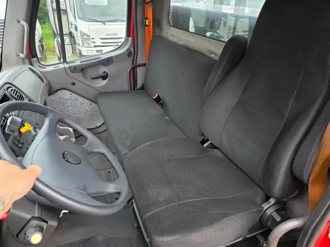 2018 FREIGHTLINER M2 106