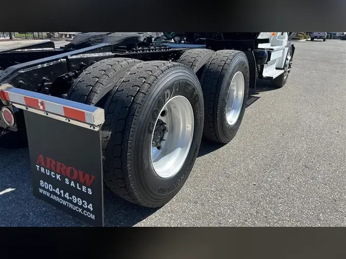 2020 INTERNATIONAL LT