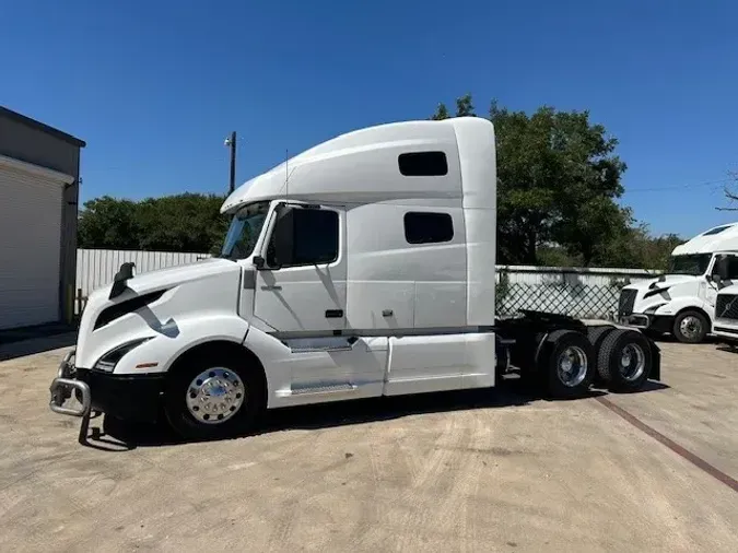 2019 VOLVO VNL64T760