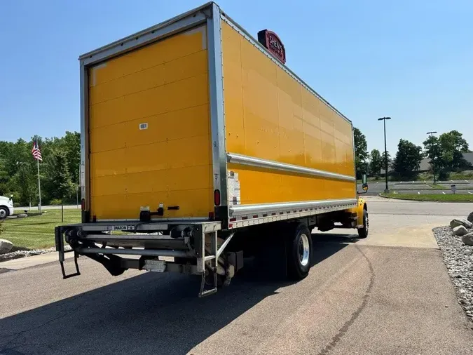 2019 Freightliner Business Class M2 106