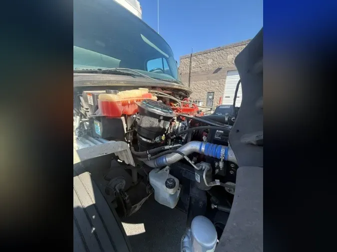 2019 FREIGHTLINER/MERCEDES M2 106