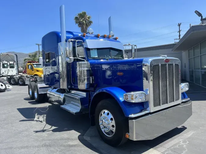 2022 Peterbilt 389