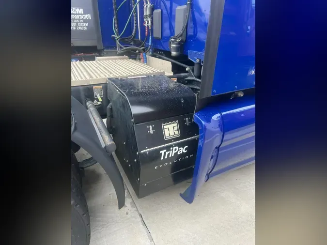 2022 Peterbilt 579176c84acc8b2be3533bd6b7508c5e7ad