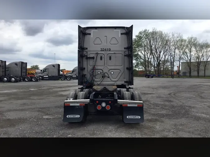 2024 Freightliner Cascadia 126