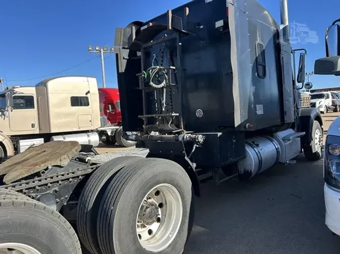 2019 FREIGHTLINER CORONADO 122