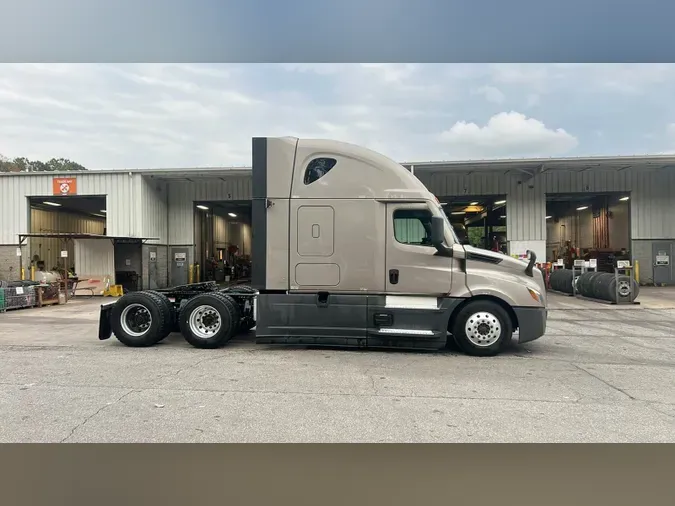 2024 Freightliner Cascadia 126