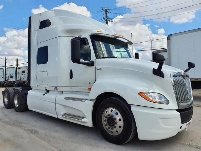 2019 NAVISTAR INTERNATIONAL LT625 SLPR CAB