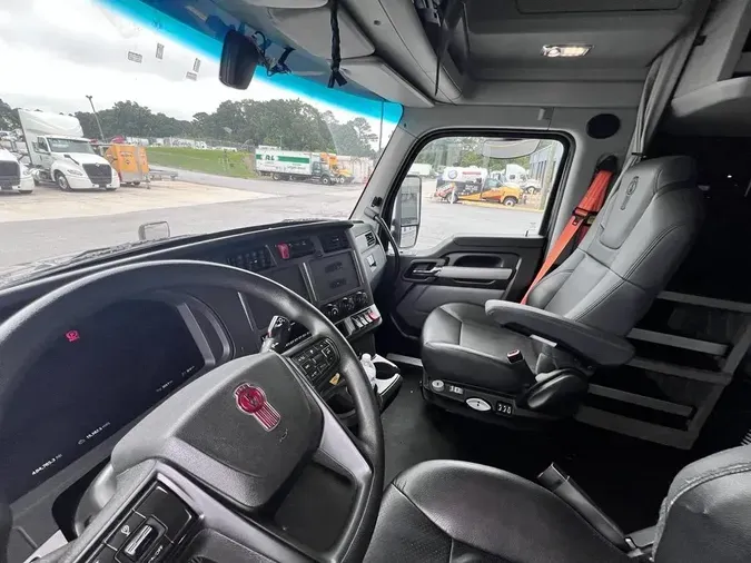 2022 Kenworth T880