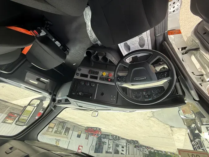 2020 Freightliner Cascadia 126