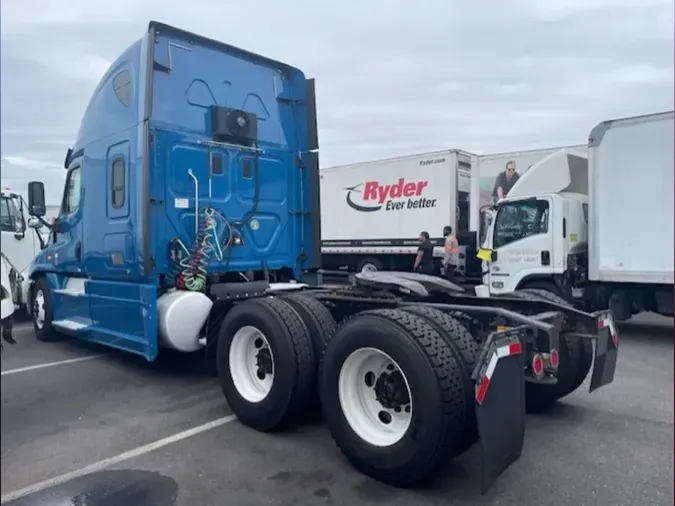 2016 FREIGHTLINER CASCADIA 125