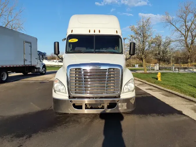 2017 FREIGHTLINER/MERCEDES CASCADIA 125
