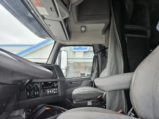 2020 VOLVO VNL760