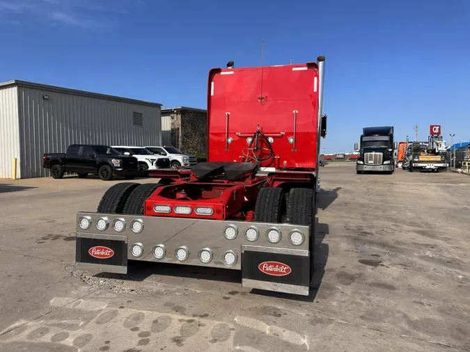 2022 Peterbilt 389