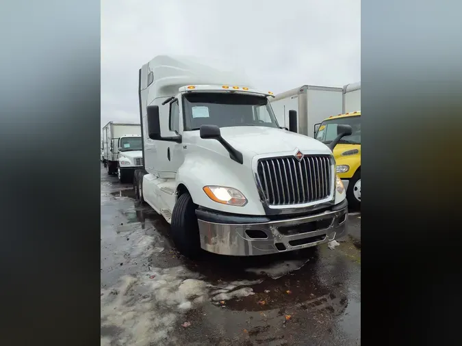 2019 NAVISTAR INTERNATIONAL LT625 SLPR CAB