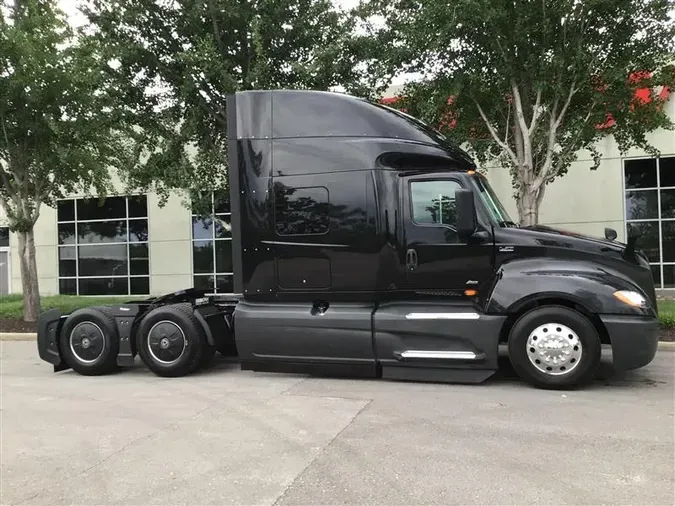 2021 INTERNATIONAL LT625