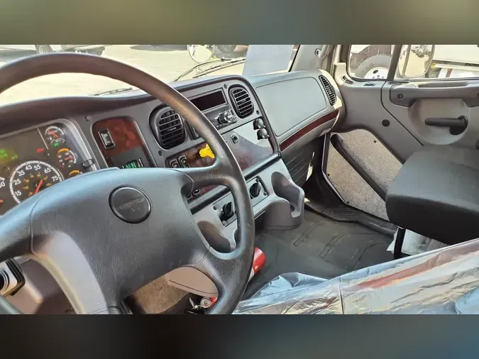 2021 FREIGHTLINER/MERCEDES M2 106