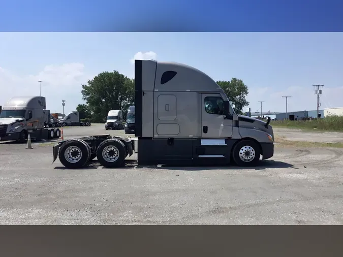 2024 Freightliner Cascadia 126