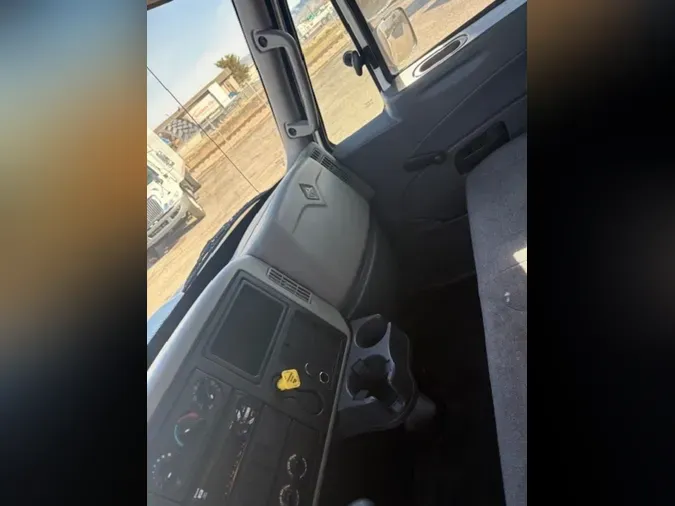 2019 NAVISTAR INTERNATIONAL 4300