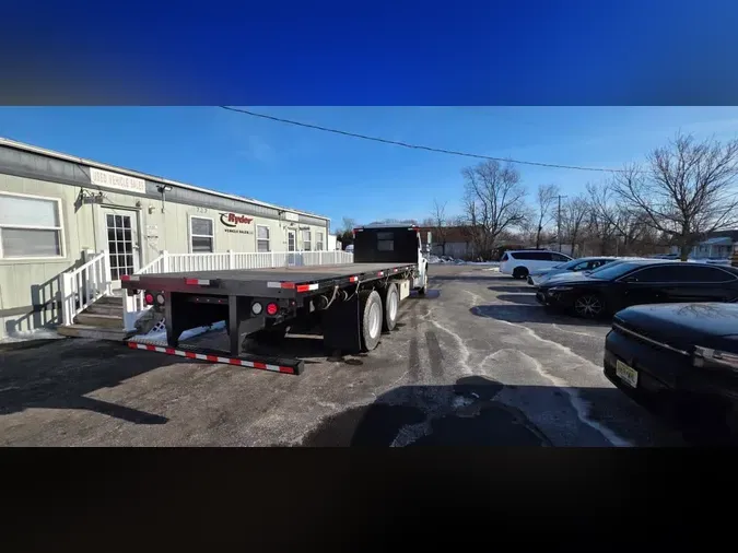 2017 FREIGHTLINER/MERCEDES M2 106