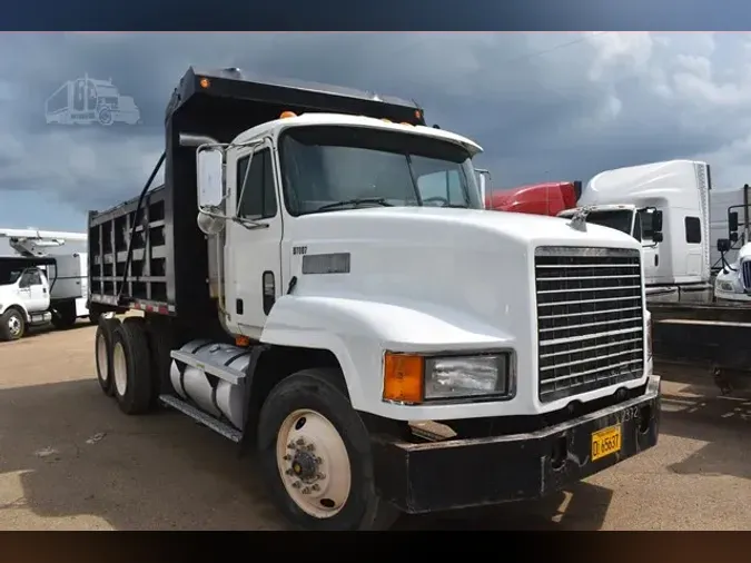 1997 MACK CH613