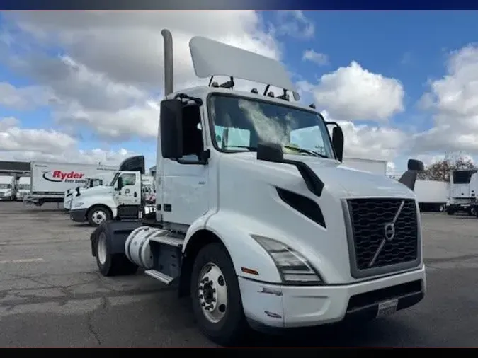 2019 VOLVO VNR42T 300