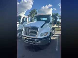 2019 NAVISTAR INTERNATIONAL LT625 DAYCAB T/A