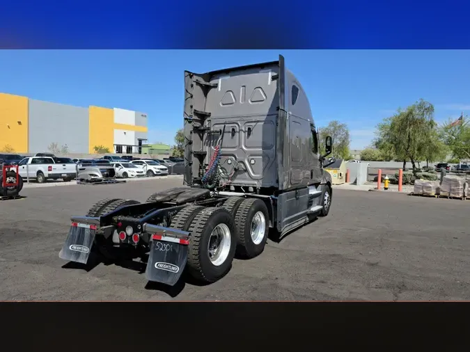 2022 Freightliner Cascadia