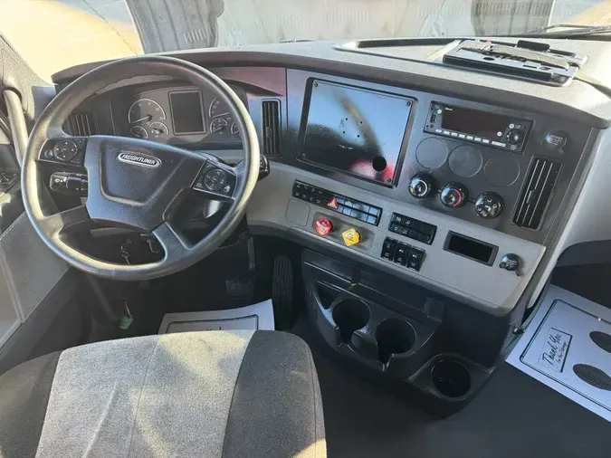 2022 FREIGHTLINER Cascadia 126