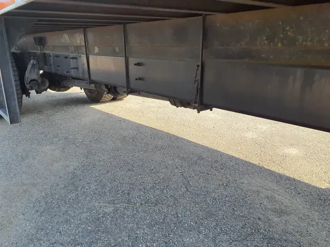 2018 FREIGHTLINER M2 106