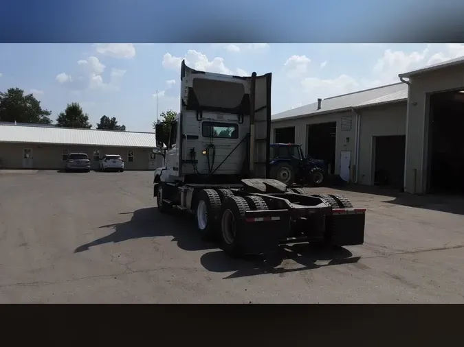 2016 Volvo VNL300