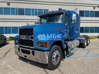 2026 MACK PINNACLE
