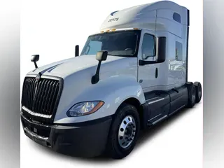 2022 International LT625