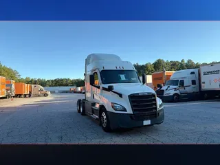 2021 Freightliner Cascadia 126