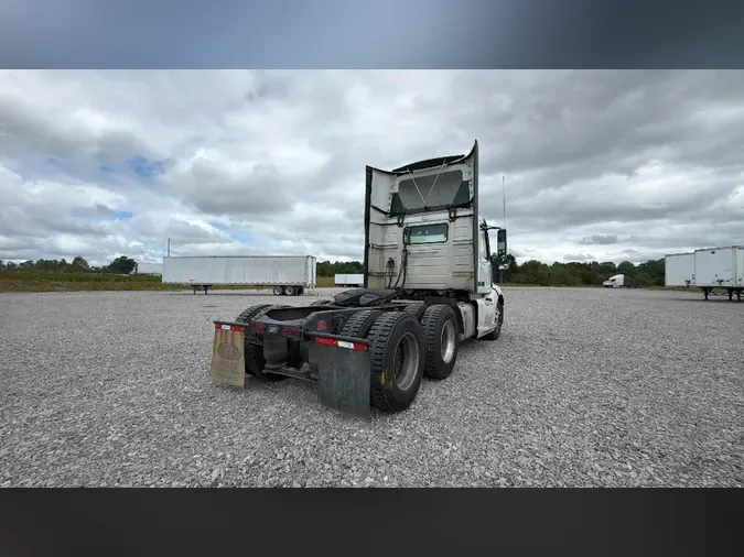 2020 Volvo VNL300