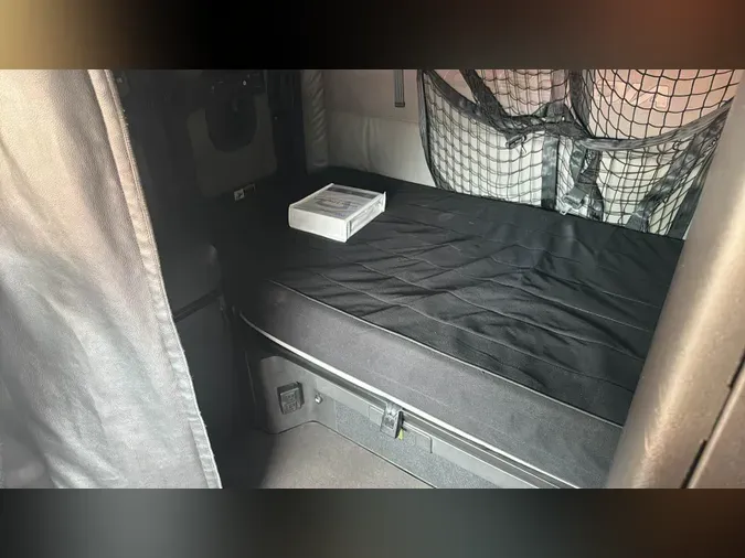 2022 Freightliner Cascadia 126