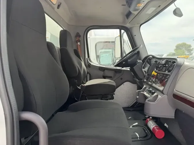 2021 FREIGHTLINER/MERCEDES M2 106