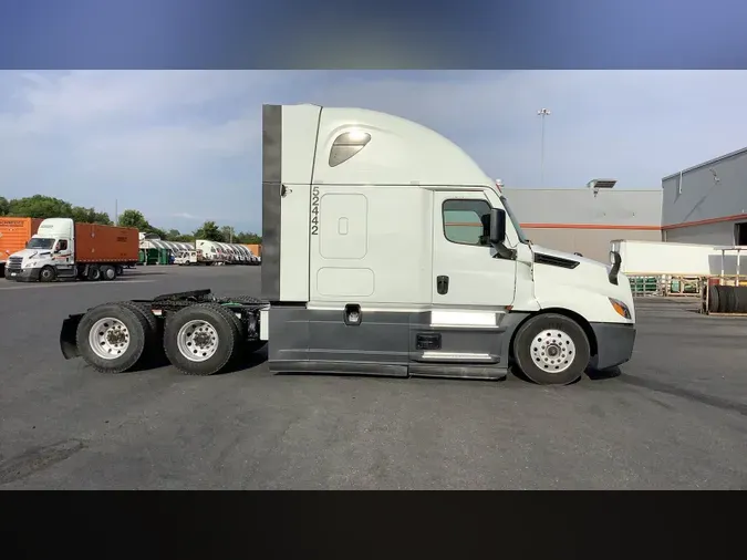2022 Freightliner Cascadia 126