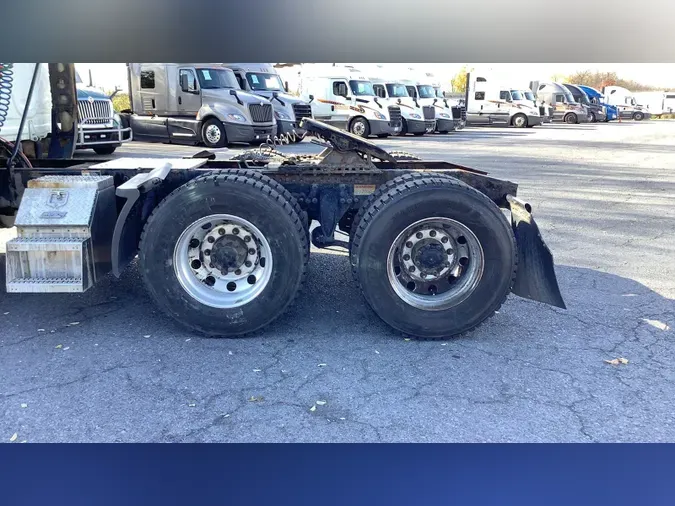 2020 Freightliner Cascadia 126