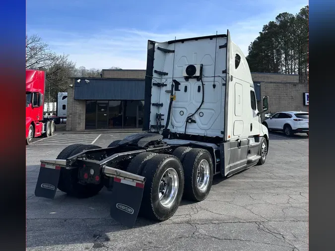 2020 FREIGHTLINER CASCADIA 126