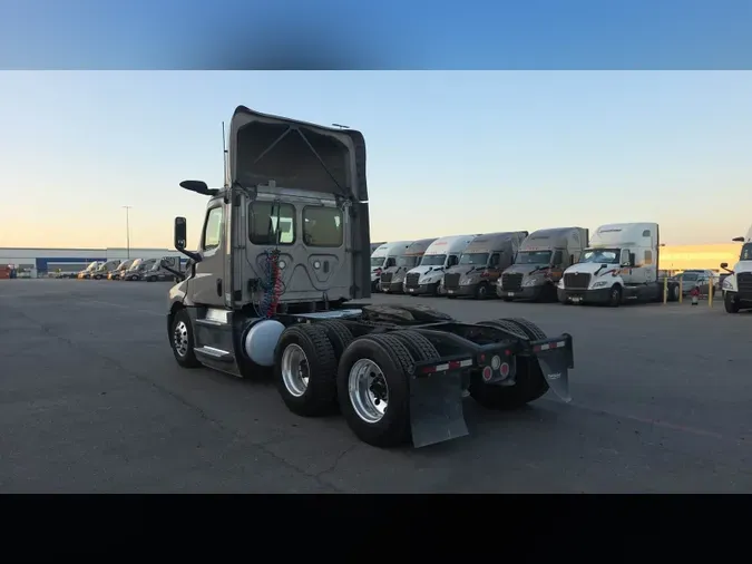 2020 Freightliner Cascadia 12617b08464b18979e1b06a3cf569394752