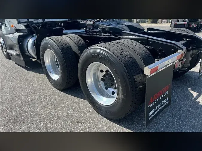 2021 INTERNATIONAL LT