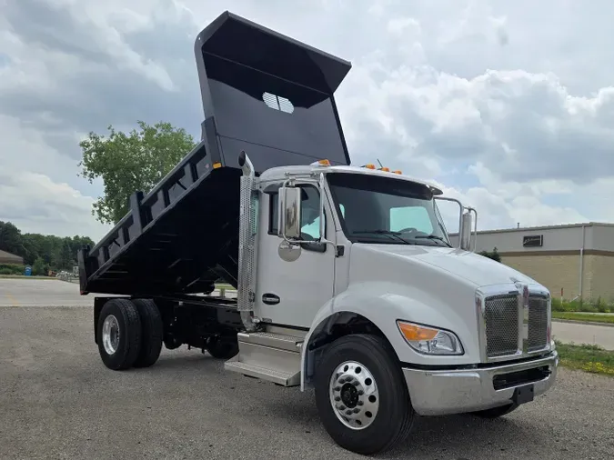 2025 Kenworth T28017b27099ebe82780506823cb2ef8026e