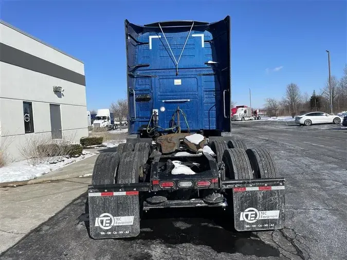 2021 VOLVO VNL760