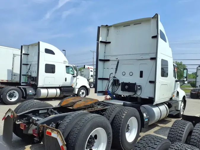 2019 NAVISTAR INTERNATIONAL LT625 SLPR CAB
